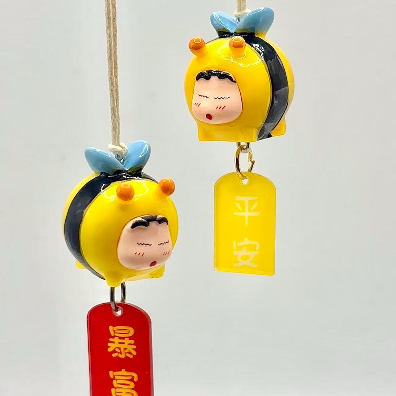 Car Accessories Parts - Figurka Crayon Shin-chan Bee Cosplay, zawieszka