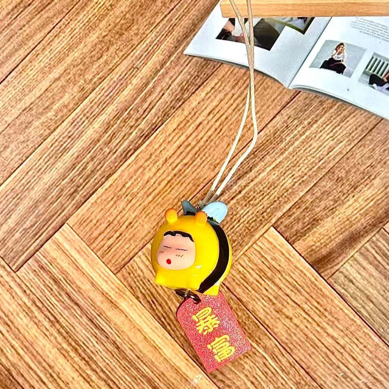 Figurka Crayon Shin-chan Bee C – Car Accessories Parts recenzja i cena